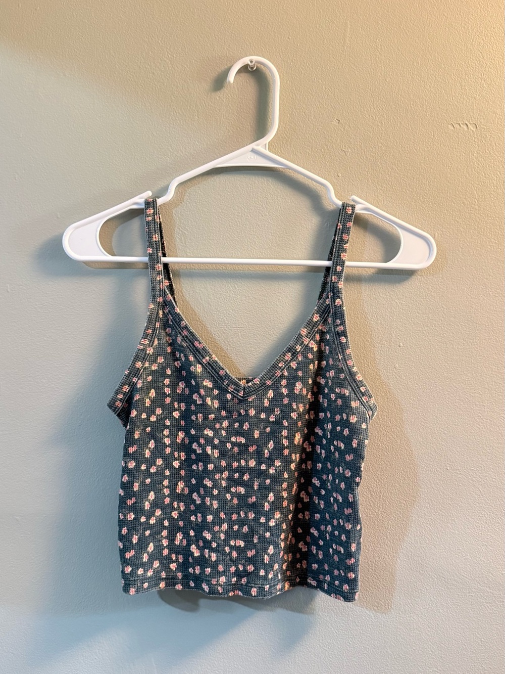 American Eagle Outfitters Blue Ribbed V-Neck Cami with Pink Dot Print
